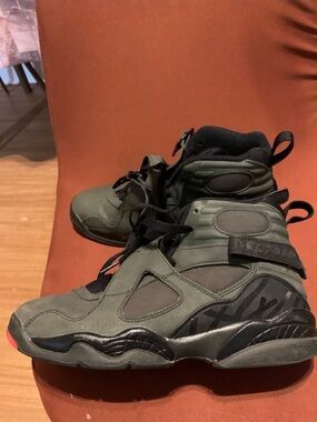 Nike air jordan 8 take flight sz 6y used